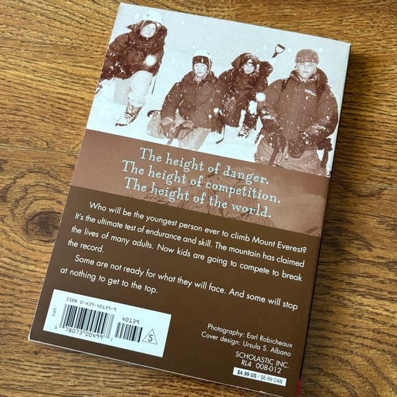 Everest by: Gordon Korman paperback book - Picture 3 of 3